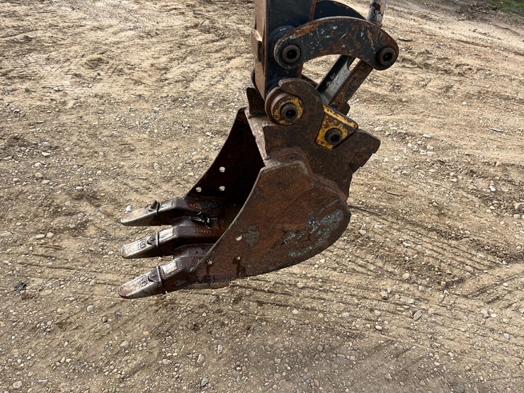 2017-deere-17g-image-6