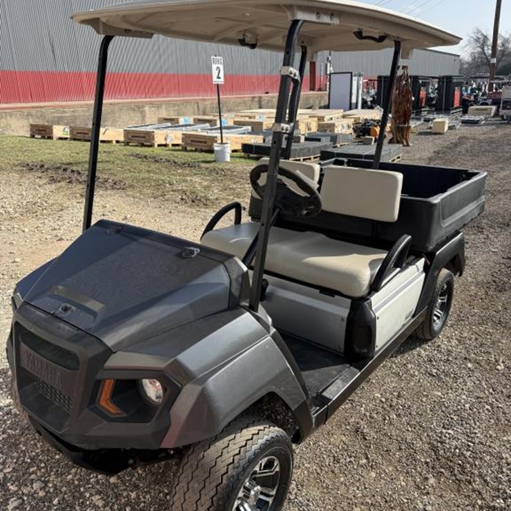 #65 • 2018 Yamaha 2-Seater w/ Dump Bed Cart - Gas
