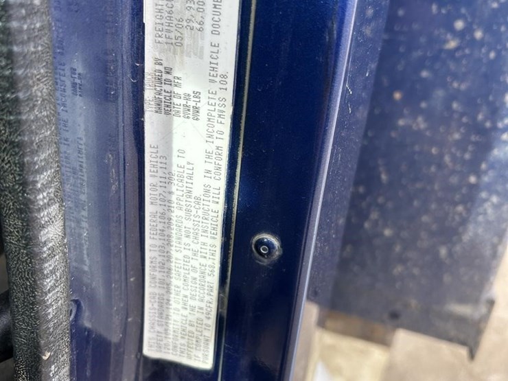 2007-freightliner-columbia-120-image-40