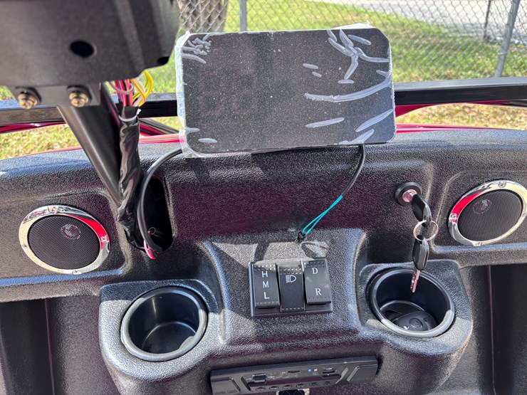 #84-•-4-seater-electric-golf-cart-|-no-title-image-7