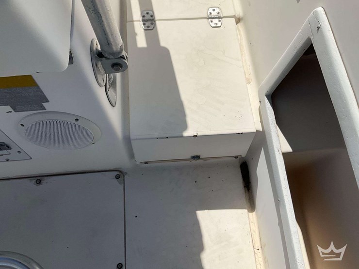 1985-23ft-mako-center-console-boat-with-2011-28ft-hmde-trailer-image-32