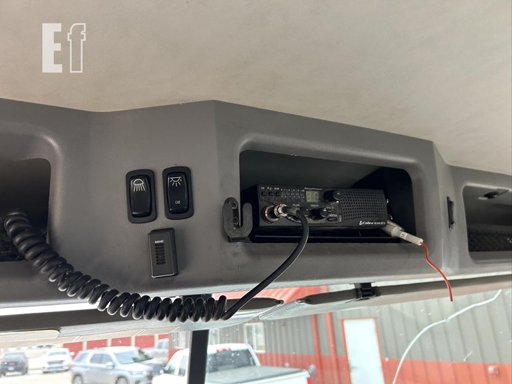 2019-mack-granite-64ft-image-43