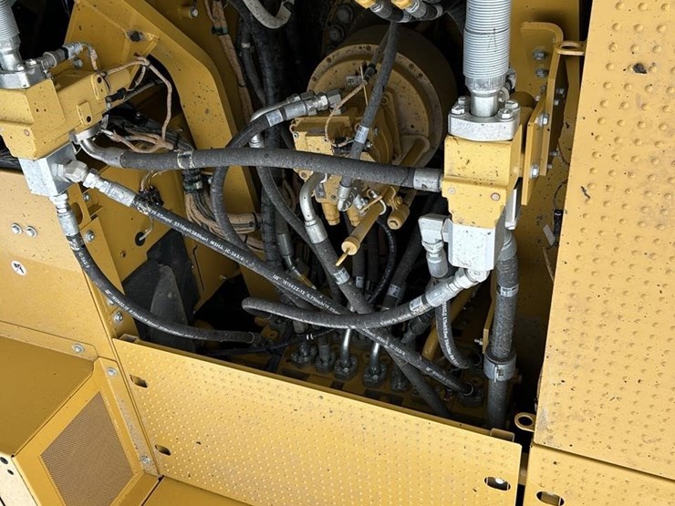 2023-caterpillar-336-image-50