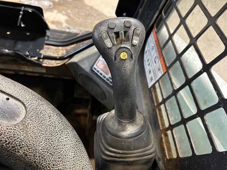 2018-bobcat-t450-image-25