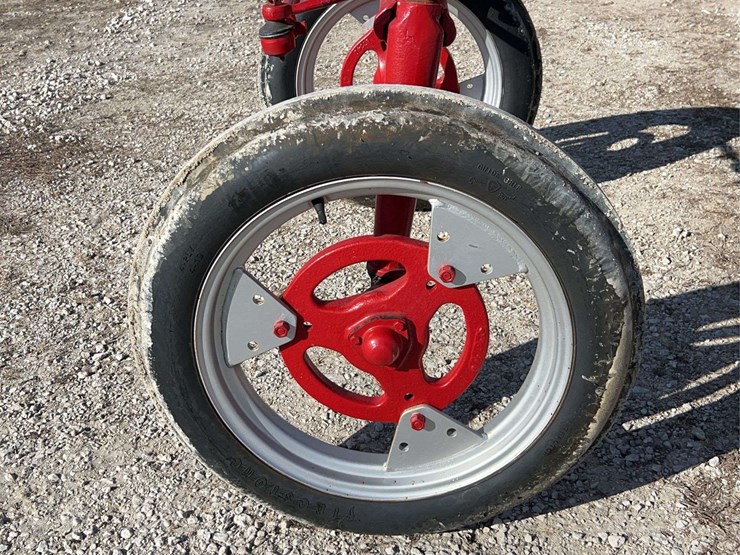 farmall-130-image-16