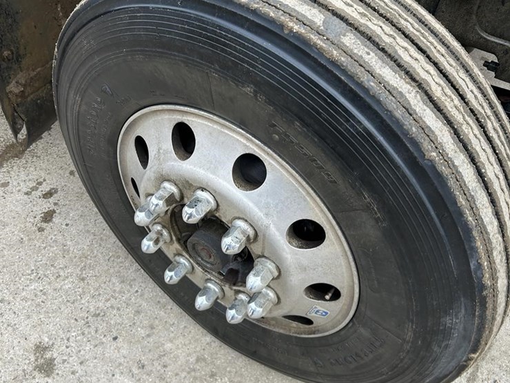 2017-mack-granite-gu713-image-52