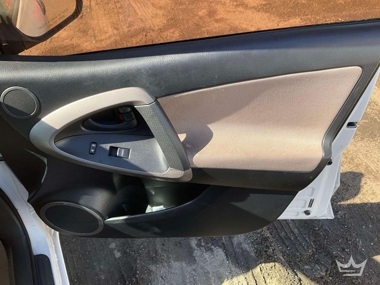 2008-toyota-rav4-image-23