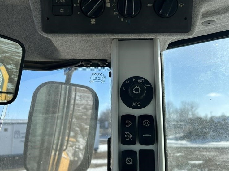 2012-volvo-l70g-image-61