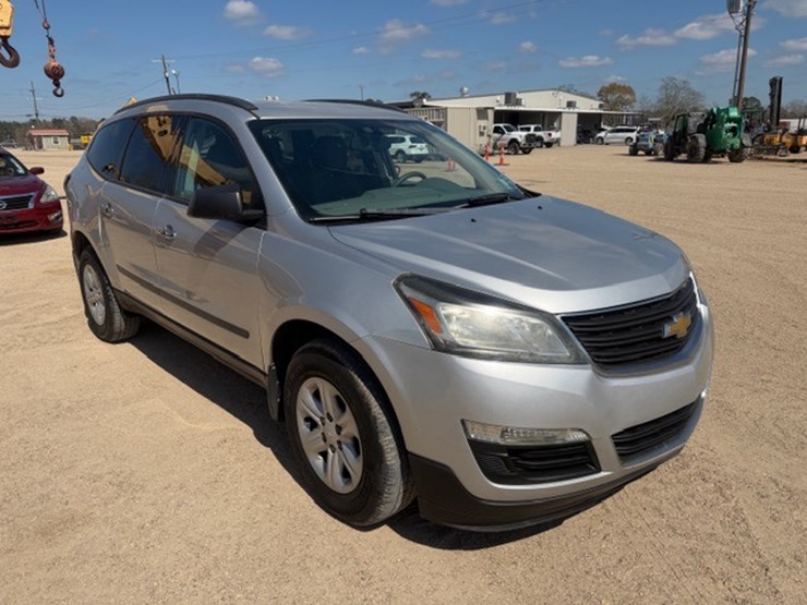 2016-chevrolet-traverse-image-2