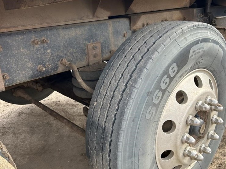 2007-freightliner-columbia-120-image-29