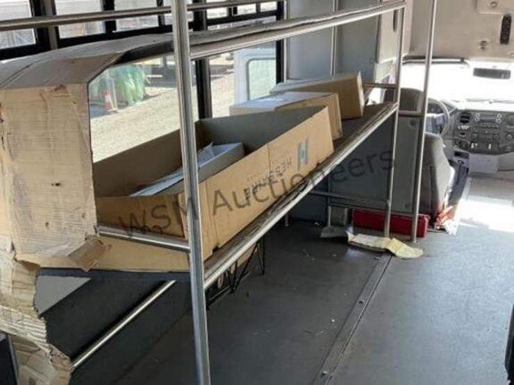 2015-ford-f550-image-13