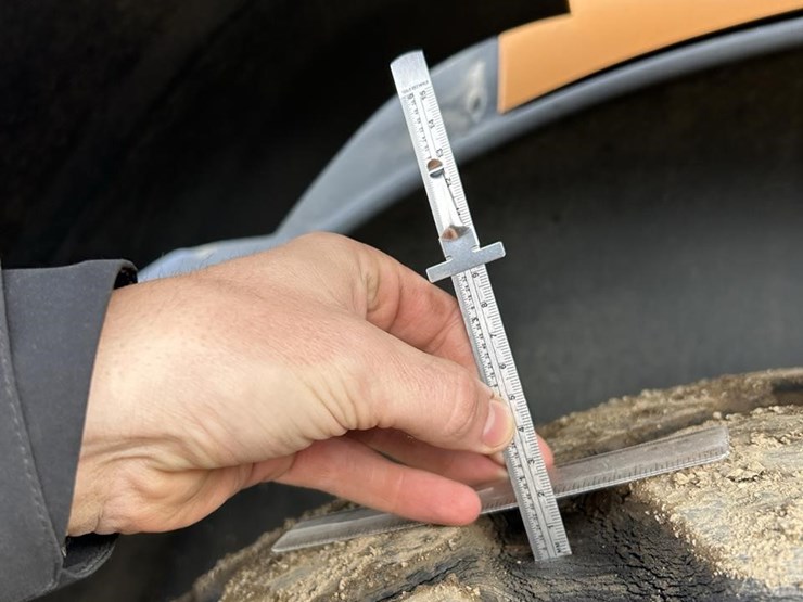 2019-case-721g-image-19