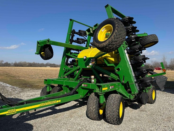 john-deere-1690-image-12