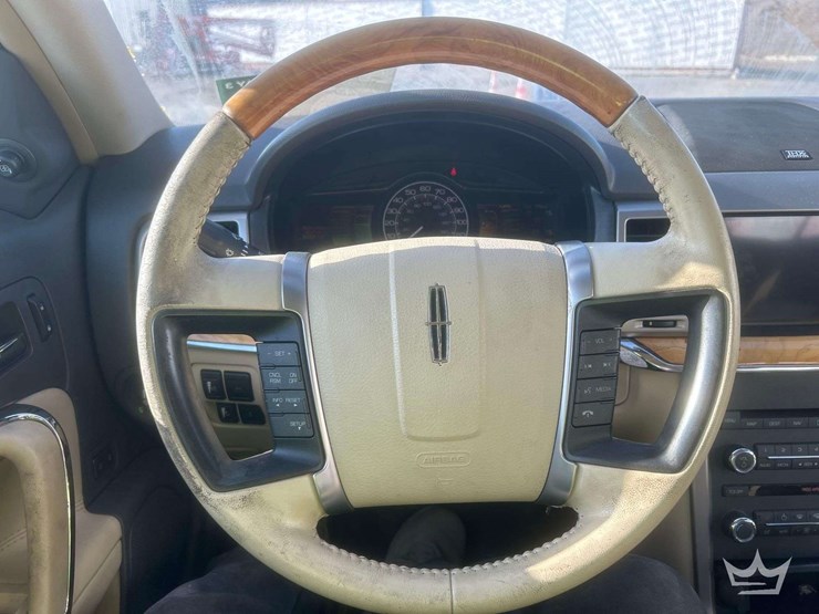 2012-lincoln-mkx-image-16