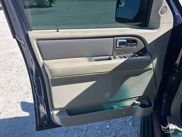 2012-ford-expedition-image-14