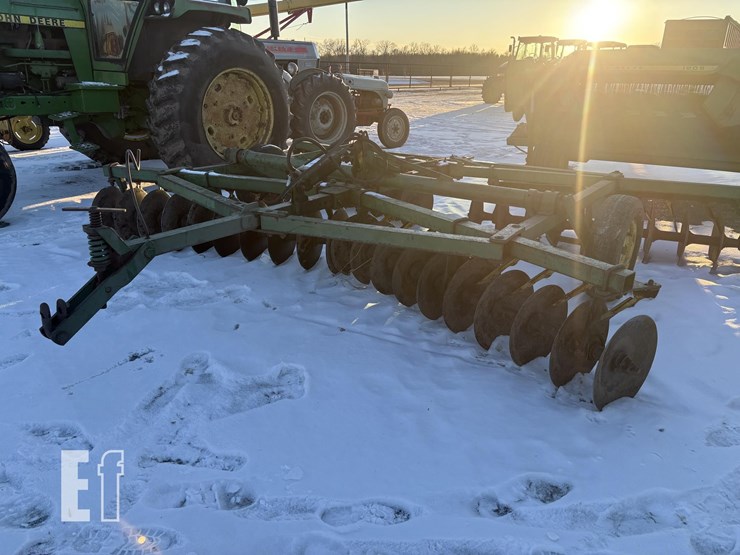 john-deere-bw-image-2