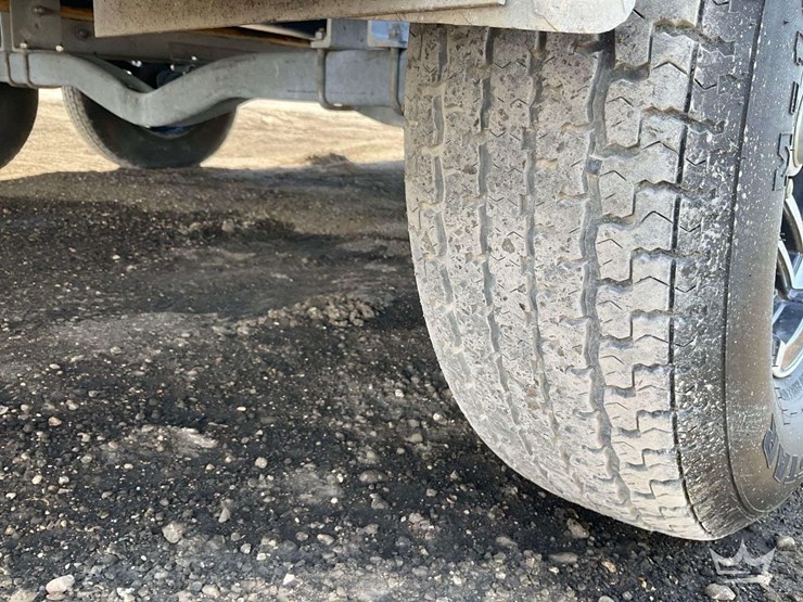 1985-23ft-mako-center-console-boat-with-2011-28ft-hmde-trailer-image-39