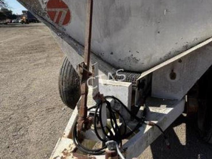 #53-•-tyler-moonwalk-260-pull-behind-dry-fertilizer-image-4