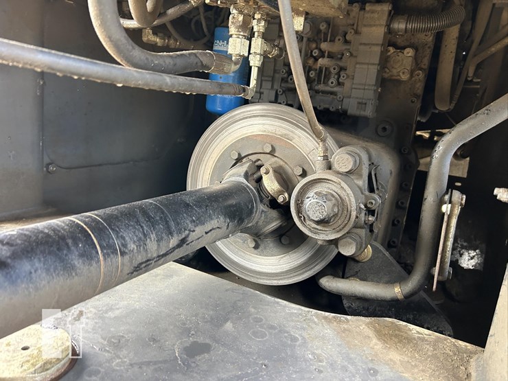 2019-case-721g-image-43