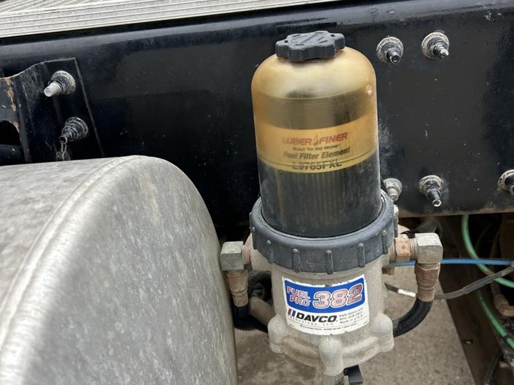 2019-mack-granite-64ft-image-11