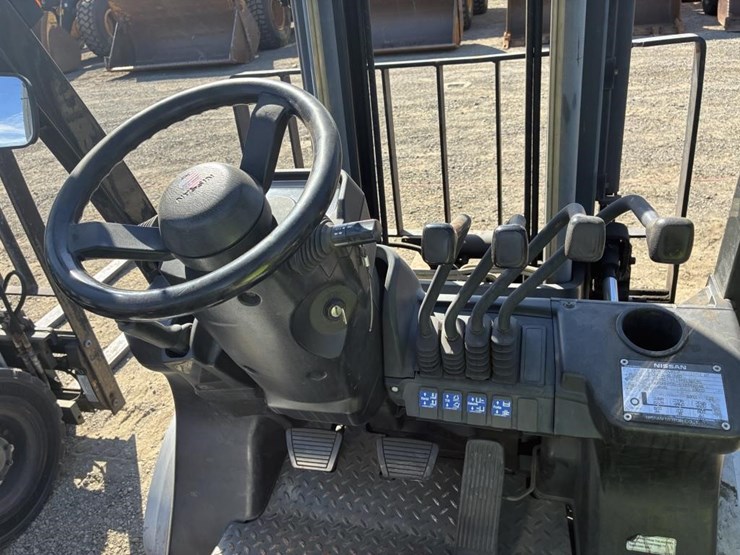 2006-nissan-mugl02a30lv-image-11