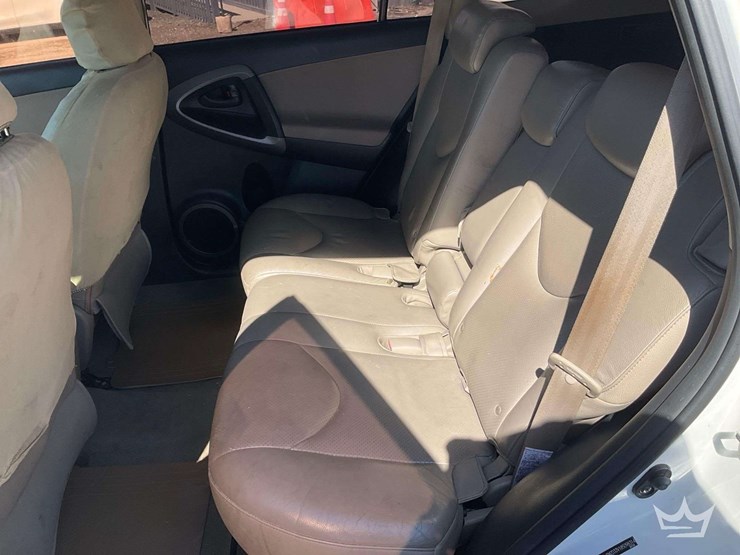 2008-toyota-rav4-image-25