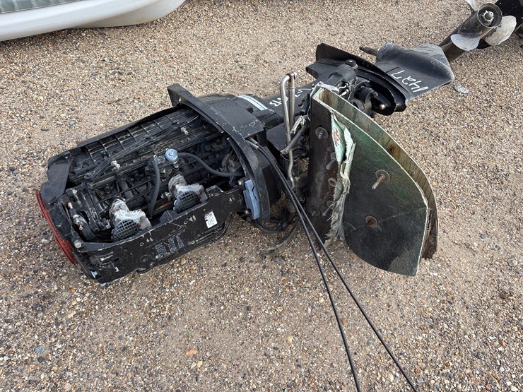 #1427-•-mercury-inline-3-boat-motor-image-3