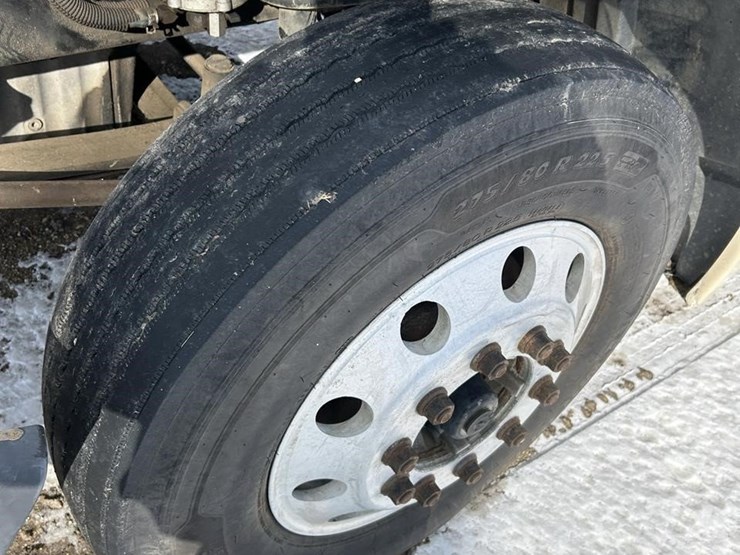 2006-freightliner-columbia-120-image-27