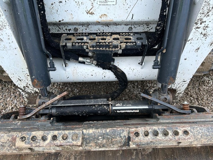 2022-bobcat-t870-image-10