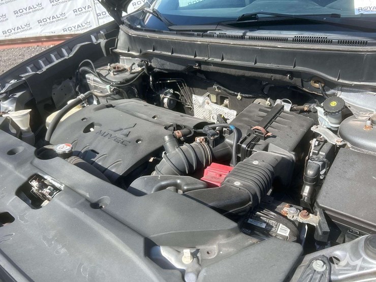 2014-mitsubishi-outlander-image-9