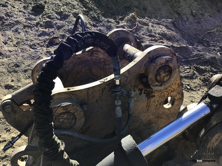 caterpillar-320e-image-19