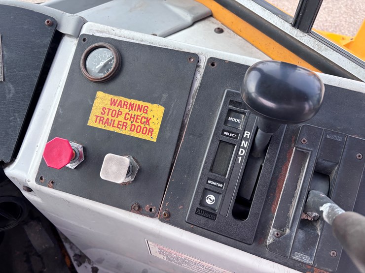 #233-•-2011-ottawa-spotter-truck-|-bill-of-sale-only-image-11