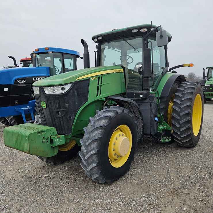 2018 JOHN DEERE 7210R