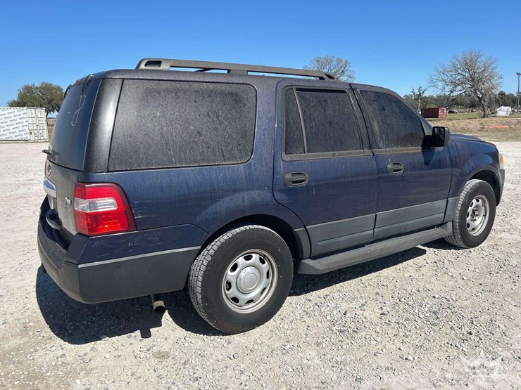 2012-ford-expedition-image-3