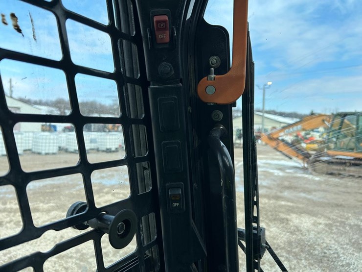 2022-bobcat-t870-image-24