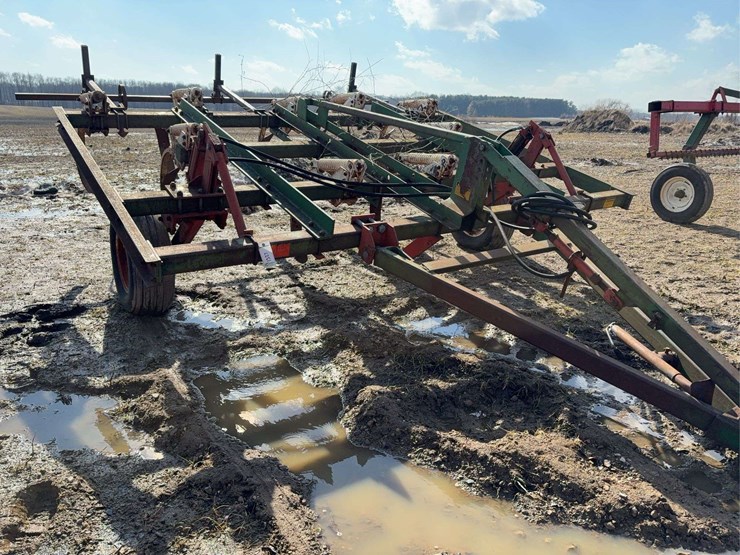 glencoe-chisel-plow-9-shank-image-1