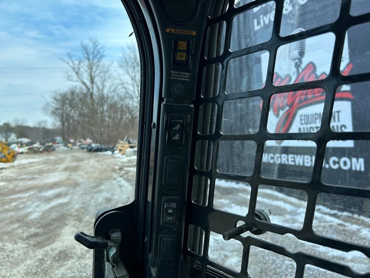 2022-bobcat-t870-image-27