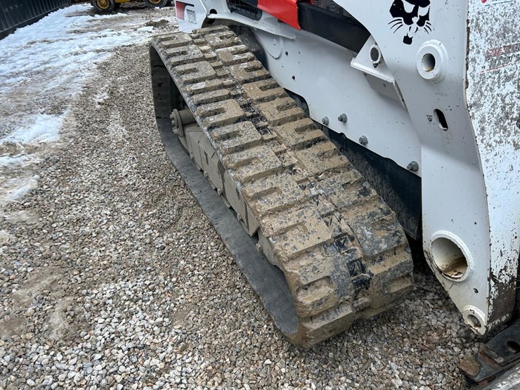 2022-bobcat-t870-image-12