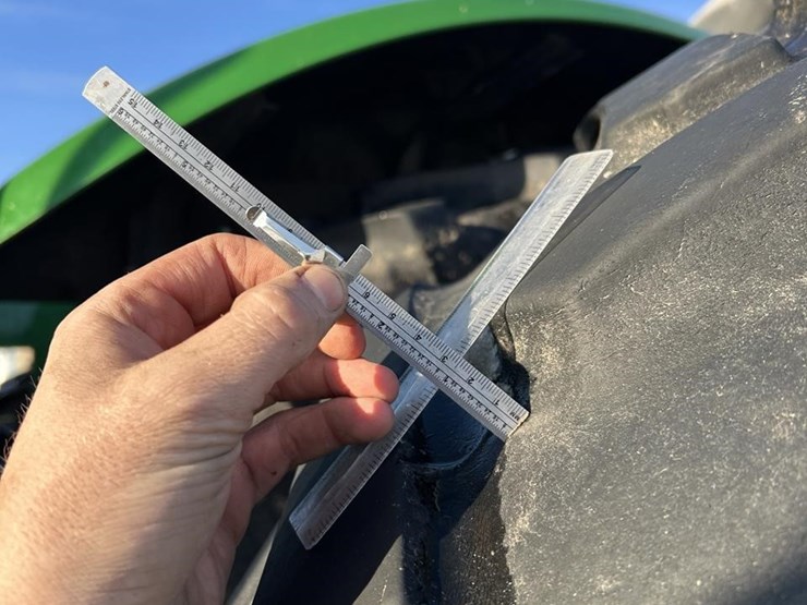 2013-john-deere-9360r-image-35