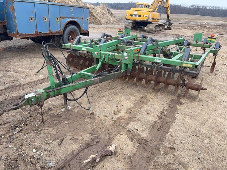 john-deere-714-image-1