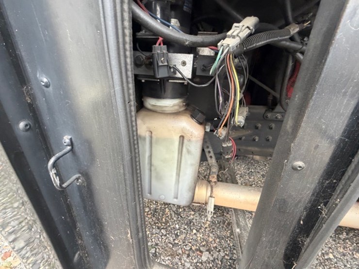 #1339-•-2011-fleetwood-36j-discovery-rv-/-motorhome-image-66