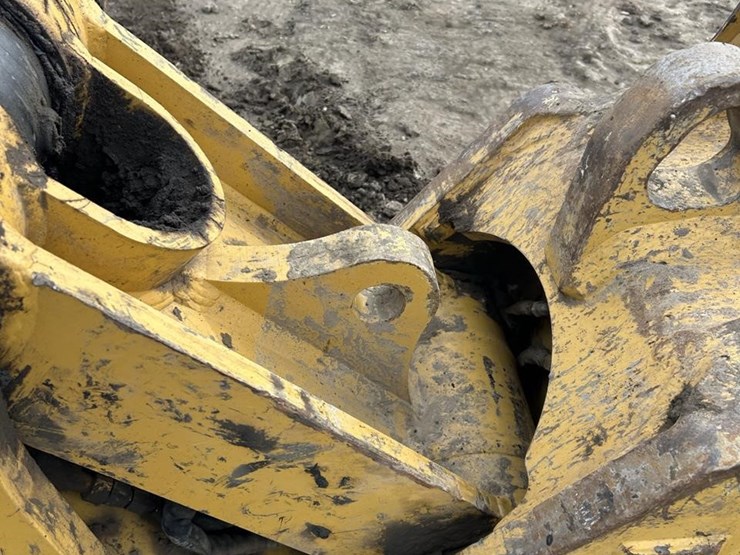 2023-caterpillar-336-image-82