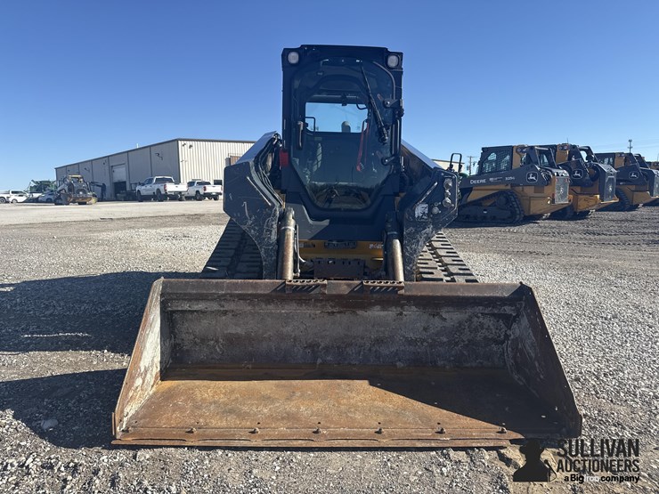 2022-deere-333g-image-2