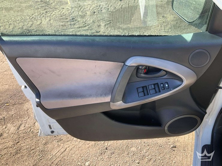 2008-toyota-rav4-image-12