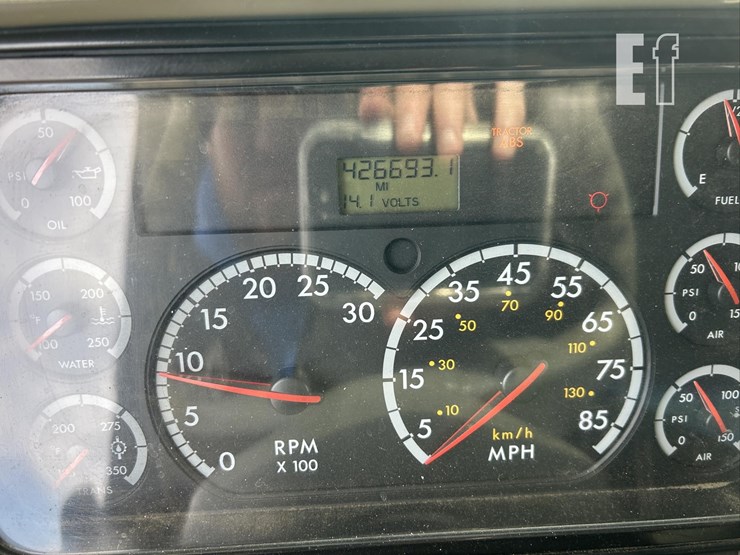 2007-freightliner-columbia-120-image-43