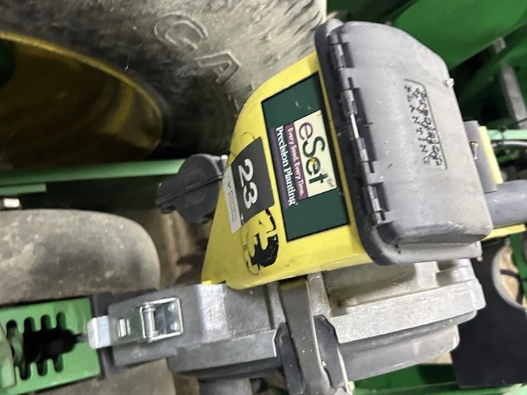 2010-john-deere-1770nt-image-15