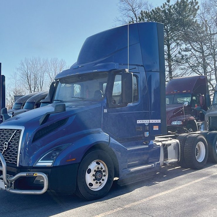 2020 VOLVO VNL 300
