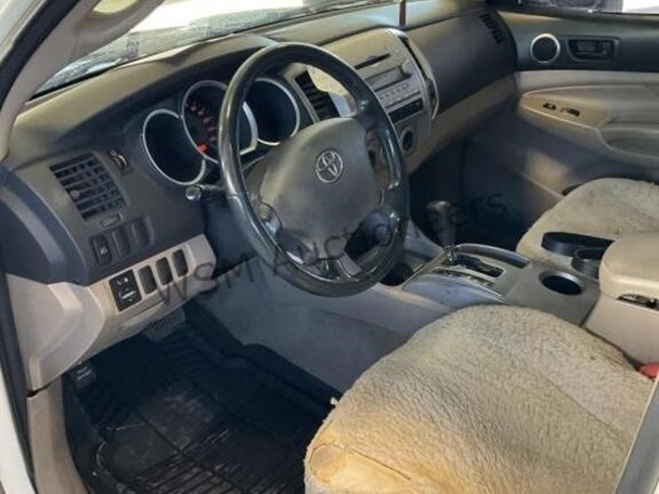 2005-toyota-tacoma-image-22