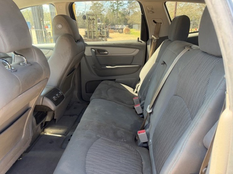 2016-chevrolet-traverse-image-25