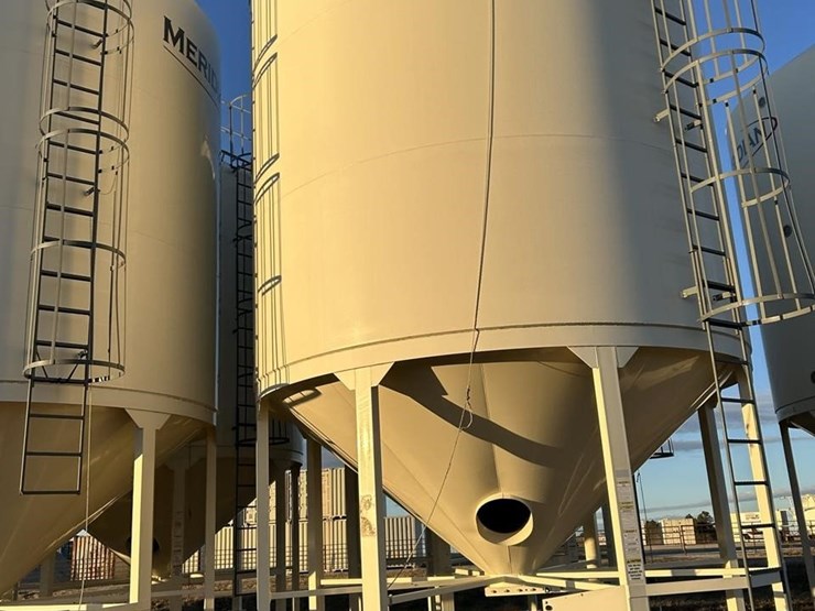 meridian-3000-bushel-hopper-bin-(9)-406-image-12